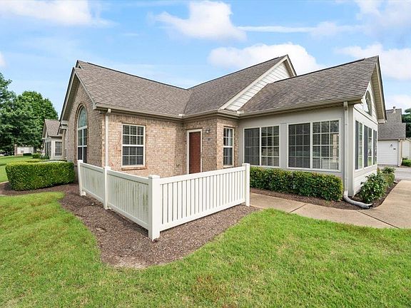 2nd image of 8897 Parkview Oaks Cir