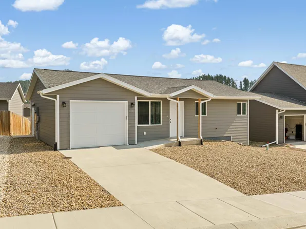 1048 Top O Hill Ave, Hill City, SD 57745