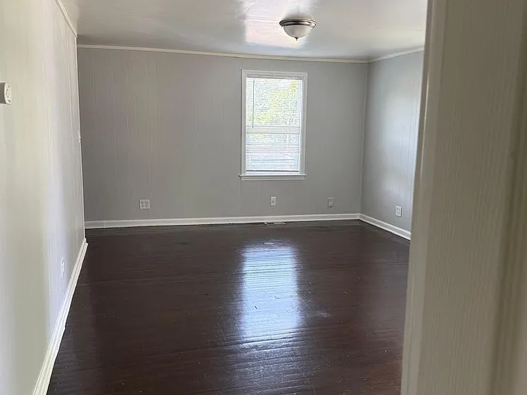 802 S Logan Ave — Photo 8