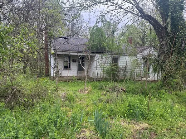 101 Pine St, Jonesville, NC 28642