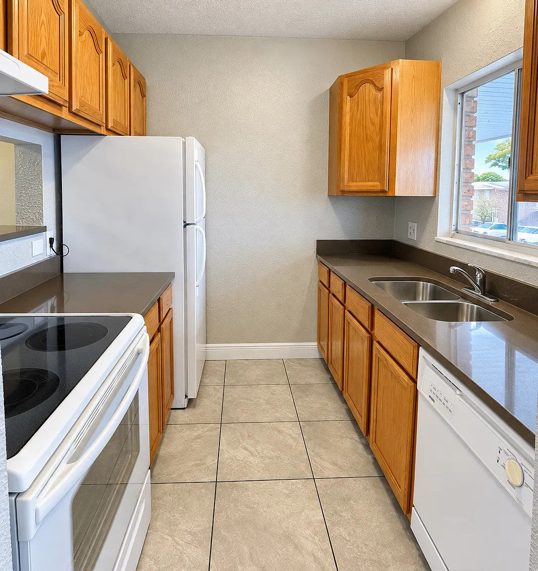 797 W Lancaster Rd — Photo 1