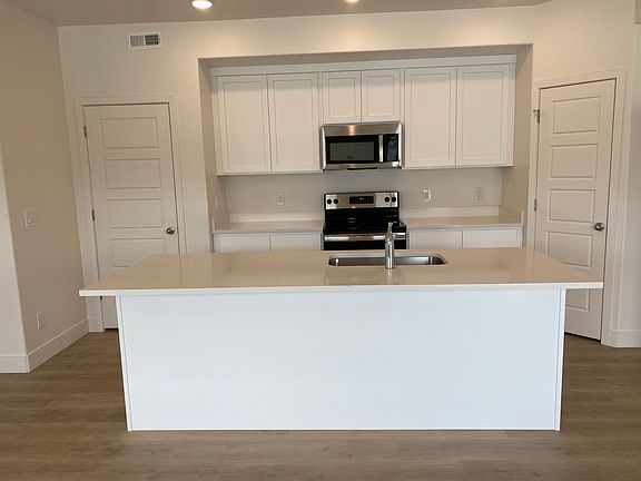 5th image of 551 S 1020 W #303