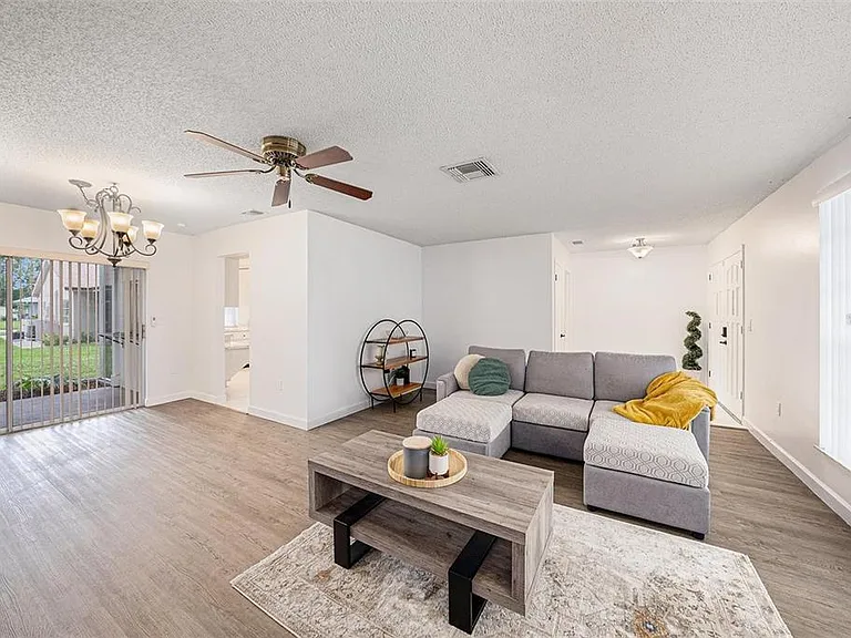 13013 Sawmill Way — Photo 10