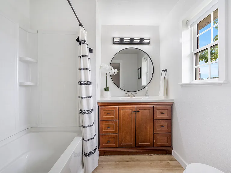 701 NW Ford Ln — Photo 17