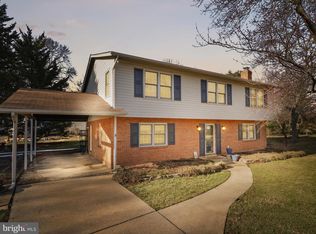 903 Dunbarton Ct, Herndon, VA 20170