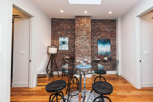 Rented by Nooklyn NYC LLC | media 24