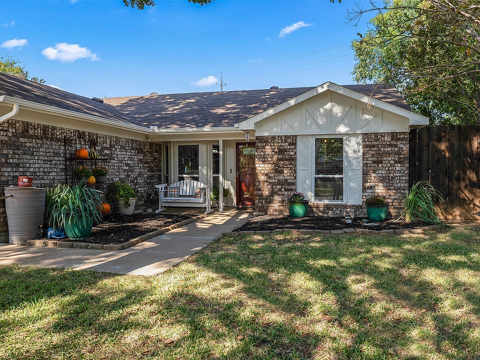 1st image of 6204 Fernwood Dr