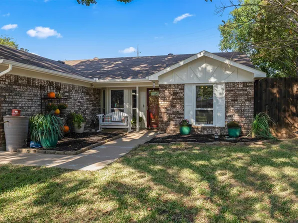 6204 Fernwood Dr, Arlington, TX 76001