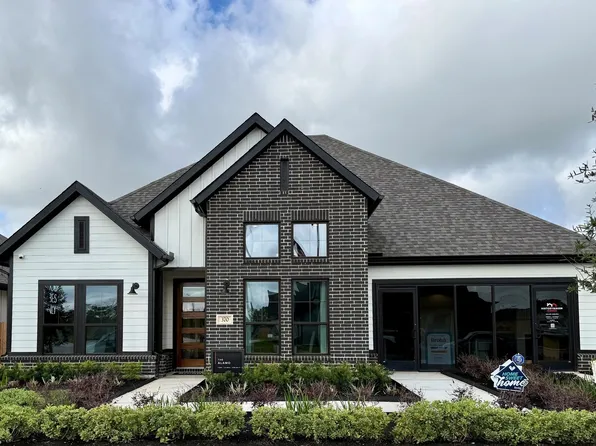 1621 Briscoe Dr, Benbrook, TX 76126
