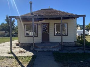 258 S 8th Ave, Forsyth, MT 59327
