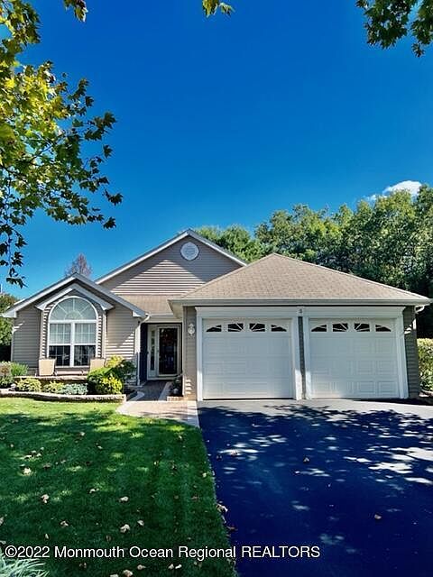 1st image of 5 Schoolhouse Ct