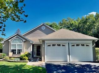 5 Schoolhouse Ct, Lakewood, NJ 08701