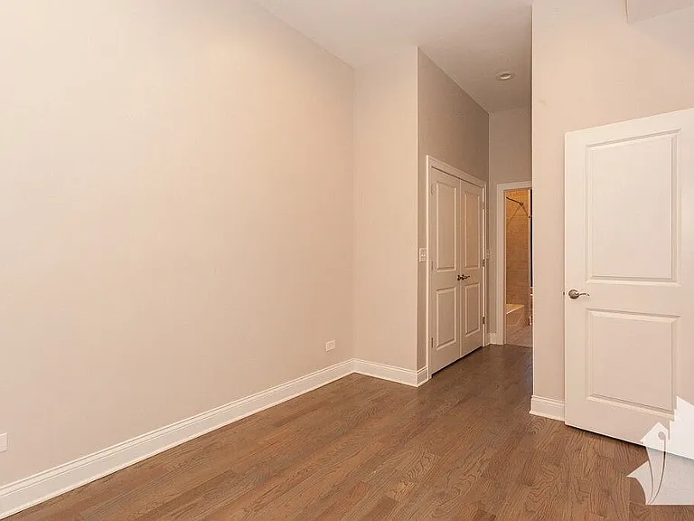 1947 W Chicago Ave #2F — Photo 8