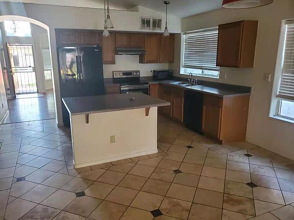 5th image of 4635 E Briarwood Ter