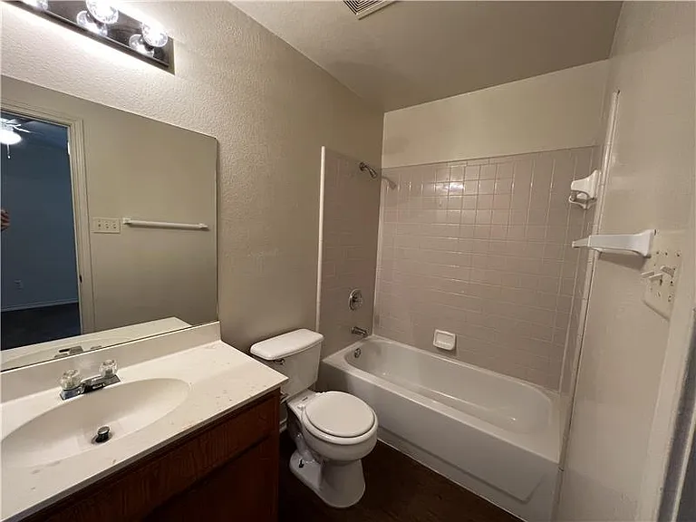 3407 Toledo Dr #D — Photo 28