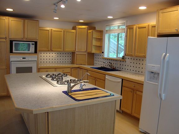 4th image of 1031 Northwood Ln
