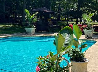 4 Pheasant Run, Upper Saddle River, NJ 07458