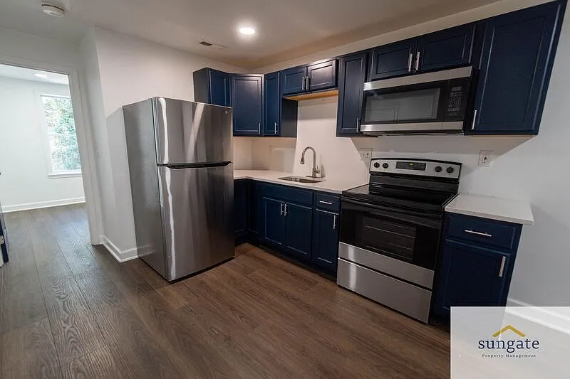 2 bed, 1.0 bath, 500 sqft, $1,400 — Photo 2