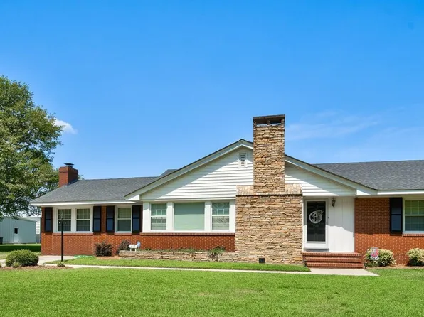 216 S White Street, Whitakers, NC 27891