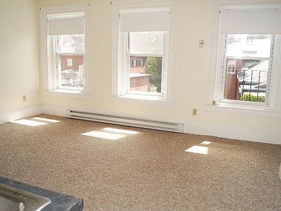 3rd image of 70 Pinckney St APT 8