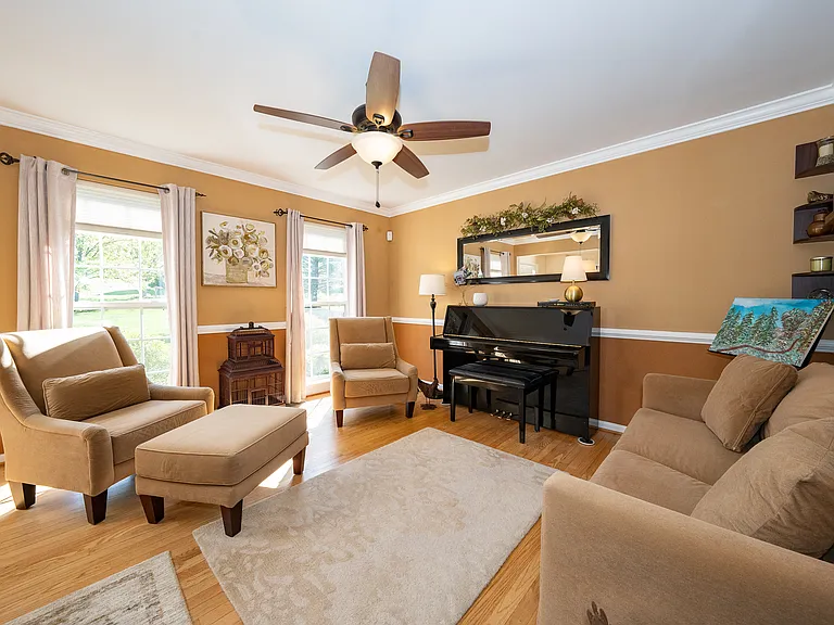 903 Maplewood Dr — Photo 17