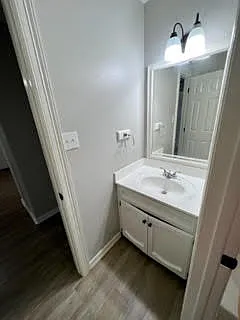 1610 W Kuhn St #3 — Photo 6