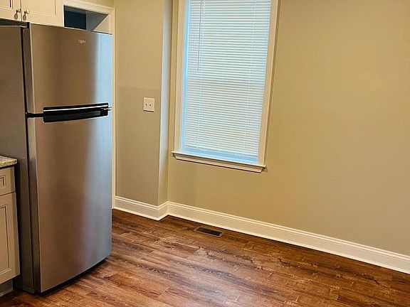 5th image of 424 N Springfield Rd