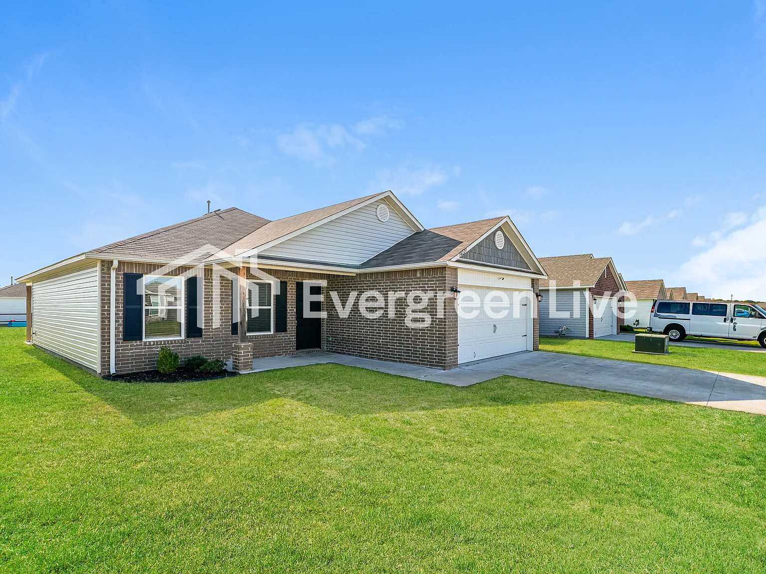 3 bed, 2.0 bath, 1399 sqft, $1,495 — Photo 2