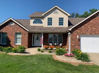 800 Shell Ct, Wood River, IL 62095