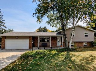 2221 Steward Ct, Sun Prairie, WI 53590