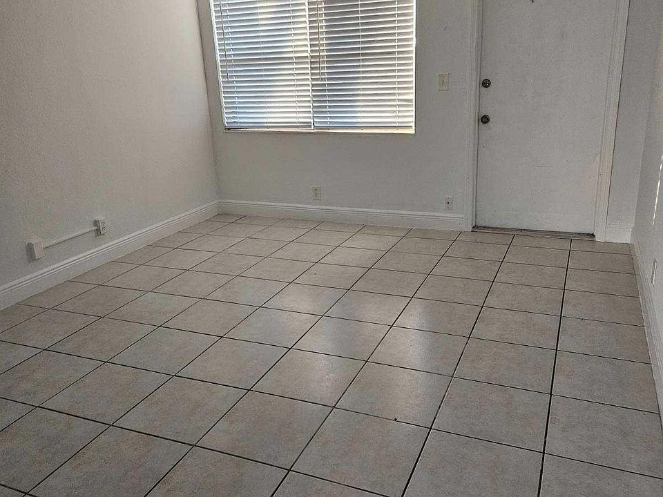 2nd image of 4071 N Dixie Hwy APT 22