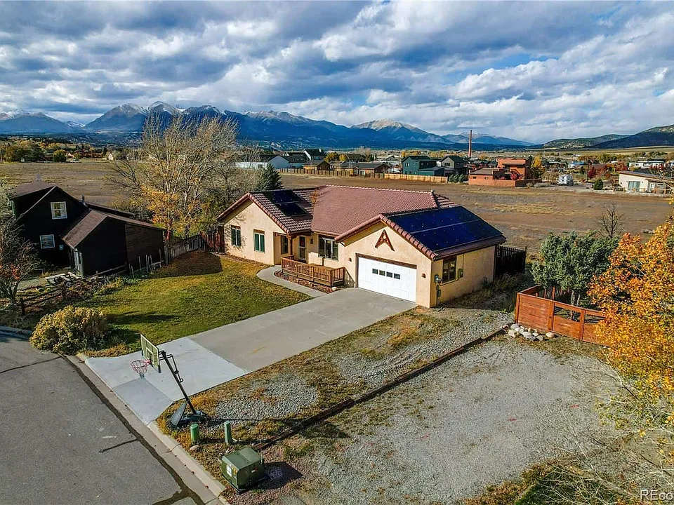 244 Mesa Ct