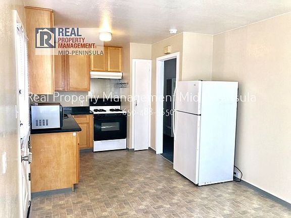 4th image of 1055 Grand Ave APT A