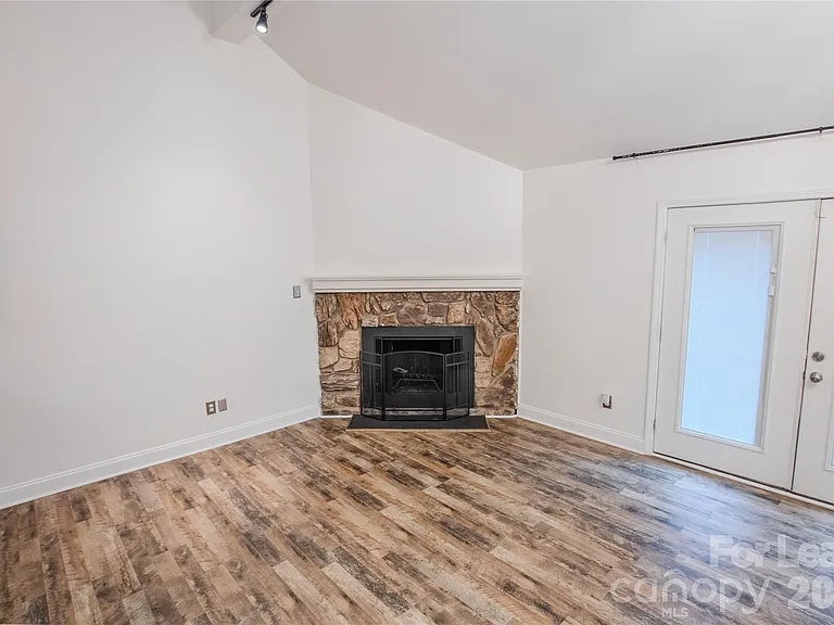 100 Willow Run Dr #2 — Photo 9