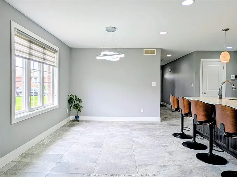 1192 Copeland Ave — Photo 8