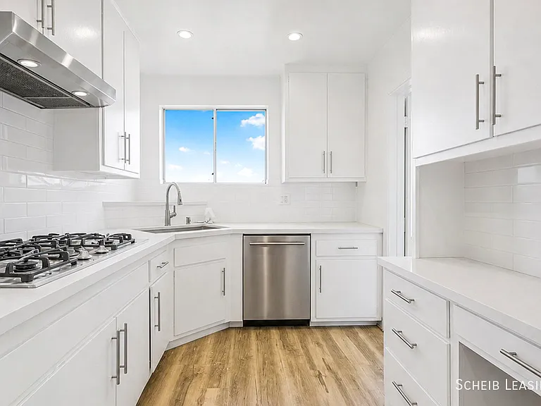 221 S Reeves Dr #PENTHOUSE — Photo 3