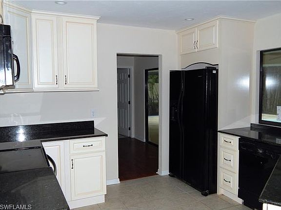 3rd image of 17370 Phlox Dr