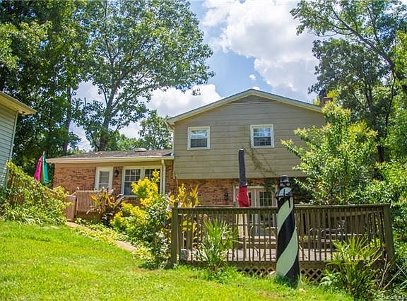 4th image of 335 Holly Cir
