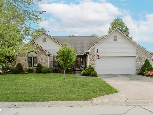 1260 Runningbrook Dr, Avon, IN 46123