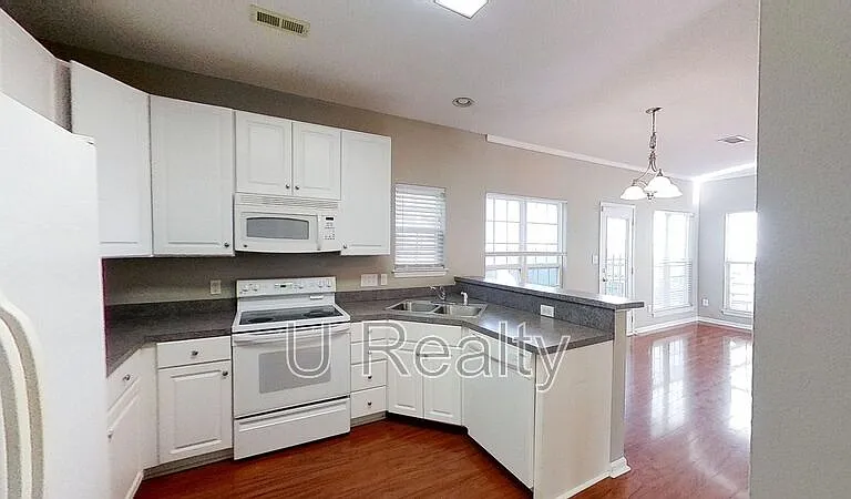 7236 Rock Island Rd — Photo 5