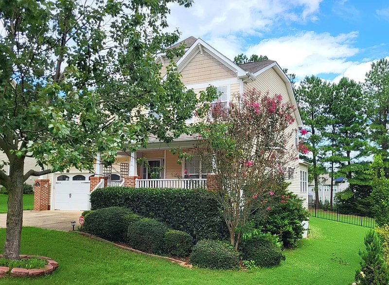 4 bed, 2.5 bath, 3034 sqft, $2,589 — Photo 3