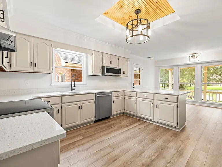 390 Steele Wood Dr — Photo 15