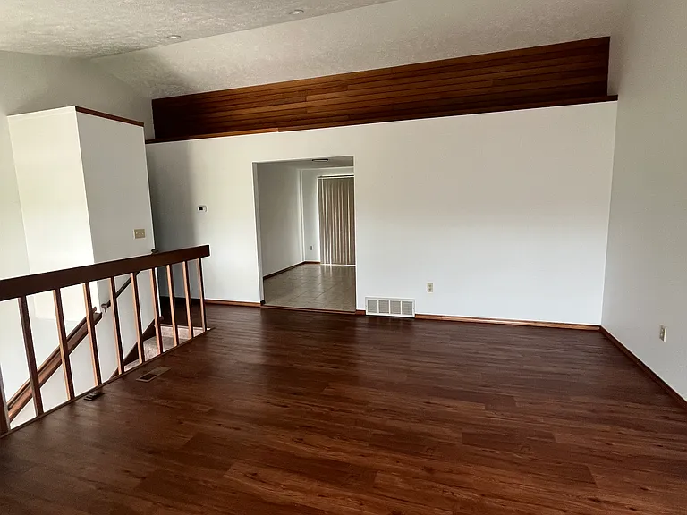 9711 N Indian Trail Rd — Photo 21
