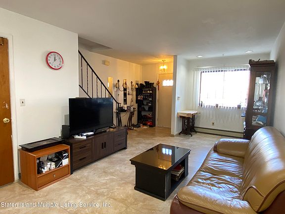 5th image of 458 Clifton Ave