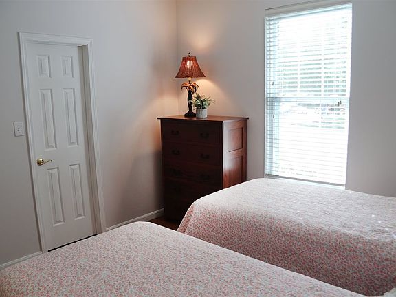4th image of 2725 S Silver Creek Dr