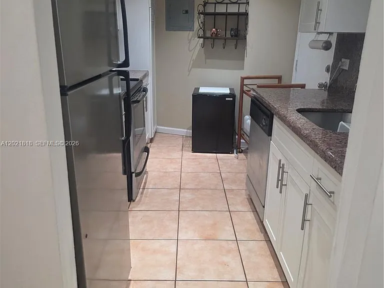 1881 Washington Ave #6H — Photo 6