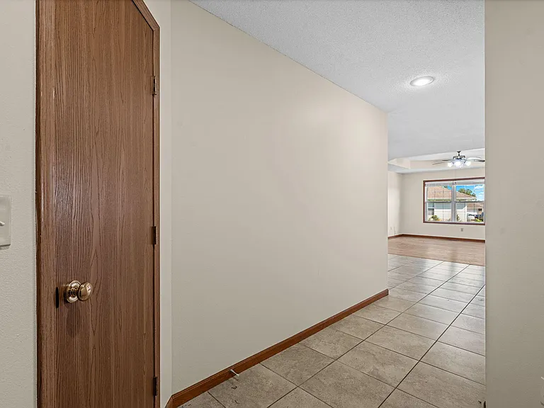 1278 W Butterfield Dr — Photo 4