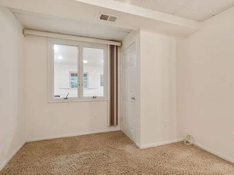 1397 Canterbury Way — Photo 44