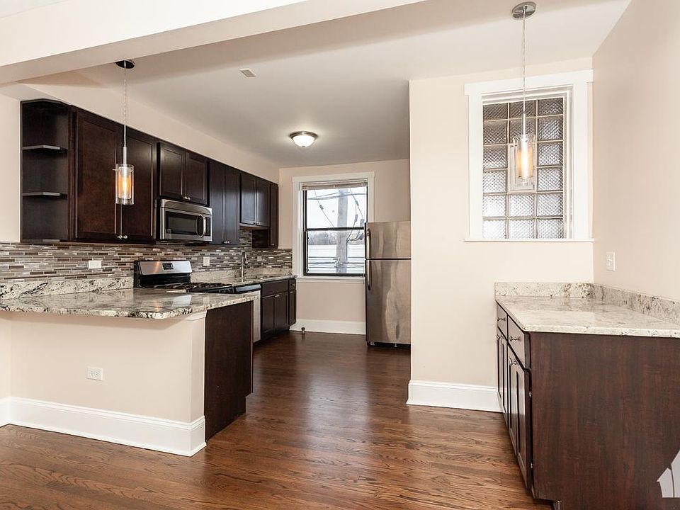 1st image of 4814 N Oakley Ave #2