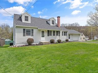 111 Fernpark Dr, Camillus, NY 13031